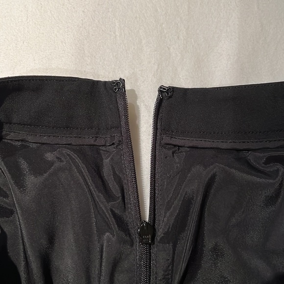 Banana Republic pencil skirt, black size 2 petite - Picture 7 of 7
